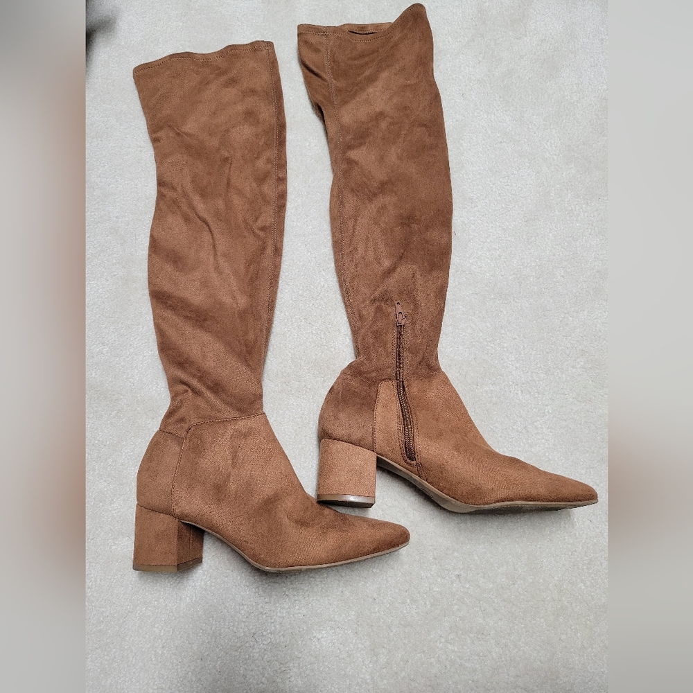Suede boots